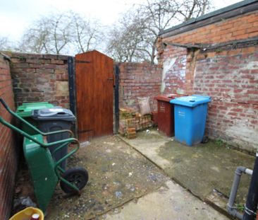 2 bedroom terraced house to rent - Photo 6