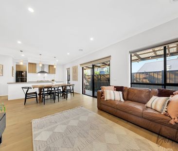 Beautifully finished family home - Photo 2