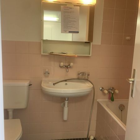 Charming studio located under the Lausanne train station - Photo 4