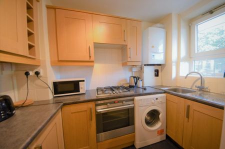 2 bedroom flat to rent - Photo 5