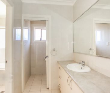 17 Catania Street, - Photo 6