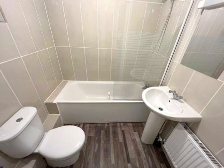 2 bedroom ground floor flat to rent - Photo 5