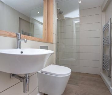 3 bedroom end of terrace house to rent - Photo 2