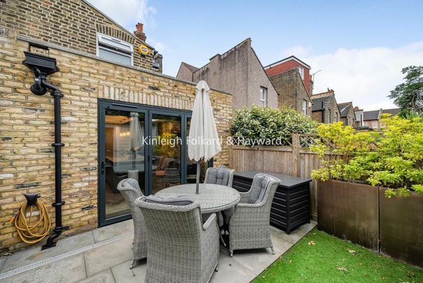 2 bedroom end of terrace house to rent - Photo 1