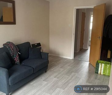 1 bedroom in a flat share to rent - Photo 3