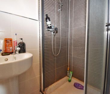 2 bedroom semi-detached house to rent - Photo 5