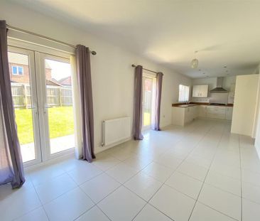 5 bedroom detached house to rent - Photo 1