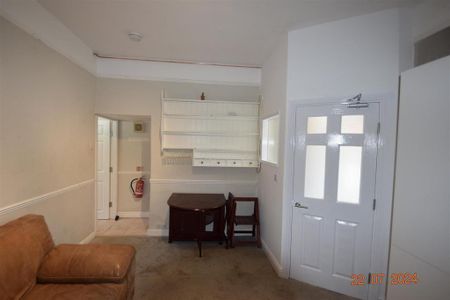 4 bedroom house to rent - Photo 2