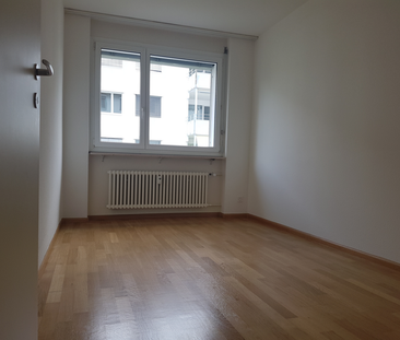 Gemütliche 3.5-Zimmerwohnung mit grossem Balkon - Photo 2