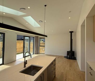 Brand New 3-Bedroom Home in Hanley’s Farm – Ready - Photo 3