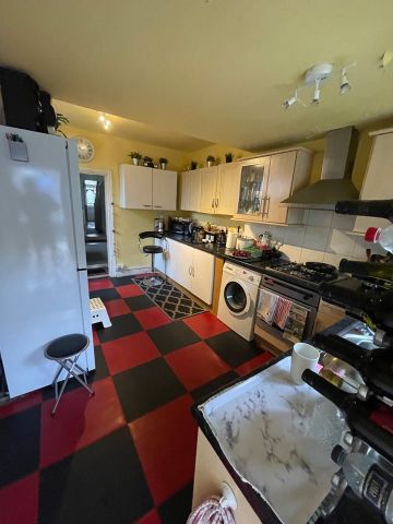 Room in a Shared House, Wanlip Road, E13 - Photo 3