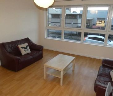 2 bedroom flat to rent - Photo 6