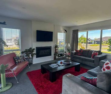 Private Modern Home in Great Location - Photo 2