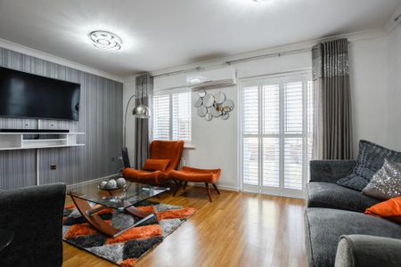 4 bedroom end of terrace house to rent - Photo 4