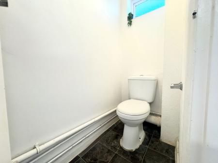 4 Bed Student Home - 60 Kemsing Gardens - Photo 4