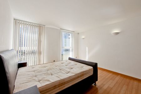 3 Bed Flat, Westferry Road, E14 - Photo 3