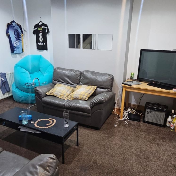 5 Bed - 19 St Chads View, Headingley, Leeds - - Student - Photo 1