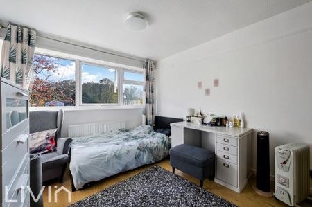 4 bedroom terraced house to rent - Photo 5