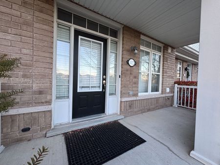 For Lease - 102 Harbourside Drive, Whitby, Ontario - Photo 2