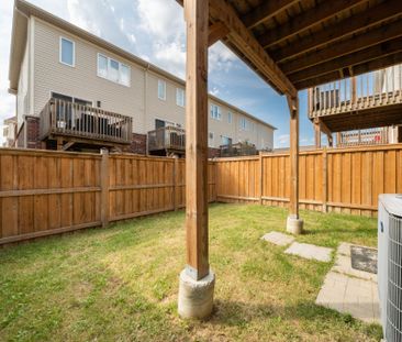 For Lease - 10 Kenridge Terrace, Hamilton, Ontario - Photo 3