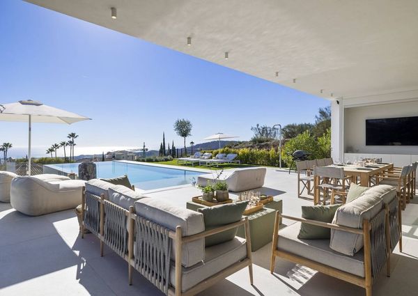 Luxury Villa for rent in Benahavís, Spain