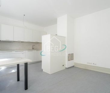 Charmante Erdgeschosswohnung mit Einbauküche in zentraler Lage - Photo 1