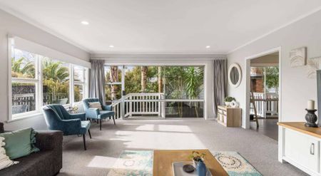 5 Bedroom, 2 Bathroom House - Photo 2