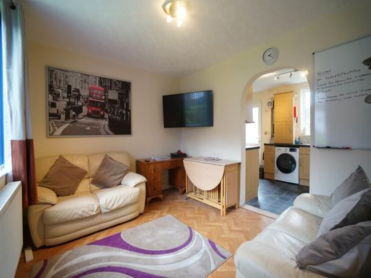 108 Caernarfon Road - Photo 1