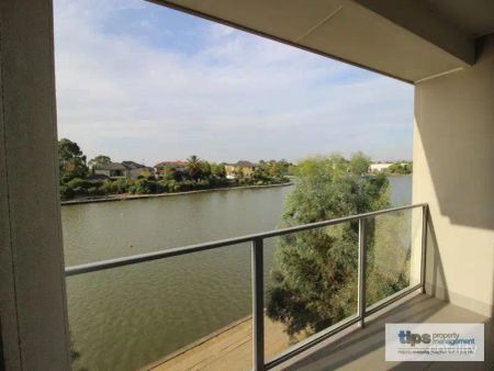 “Stunning Townhouse” - Photo 3