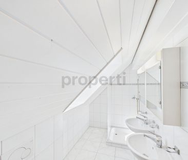 Beautiful, charming and large 3.5-room attic apartment in Grindel w... - Foto 5