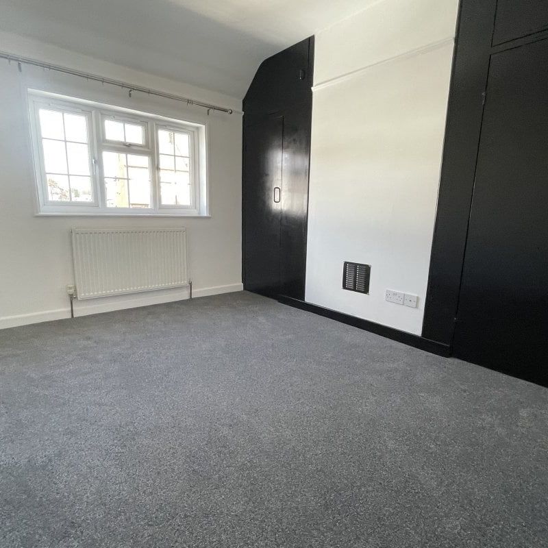 Hagden Lane, WATFORD - Photo 1