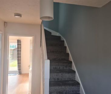 2 bedroom end of terrace house to rent - Photo 3