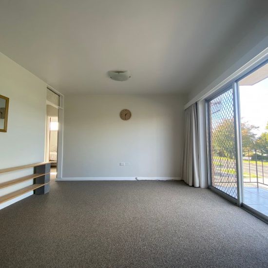 Neat & Tidy Unit Close to CBD - Photo 1