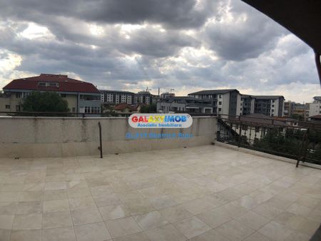 Inchiriere apartament 4 camere tip duplex adiacent Valea Oltului - Fotografie 4