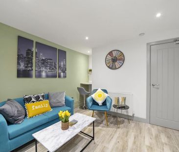 1 bedroom in a house share to rent - Photo 2