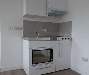 Studio to rent - Photo 6