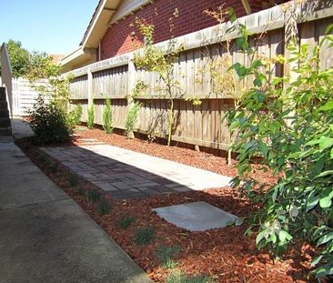 1/9 Silverdale Road, Eaglemont - Photo 3