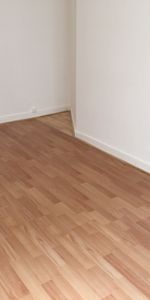 Location Appartement 2 pièces 31m² PARIS 20ème - Photo 3