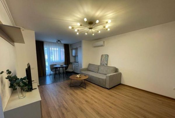 Berceni metrou biruintei studio cu piscina - Fotografie 1
