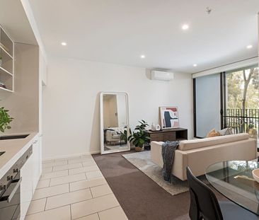 Modern Comfort in Vibrant South Yarra - Photo 2