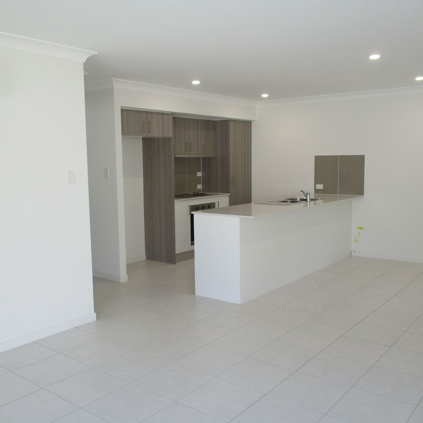 Modern duplex in Cumbalum - Photo 1