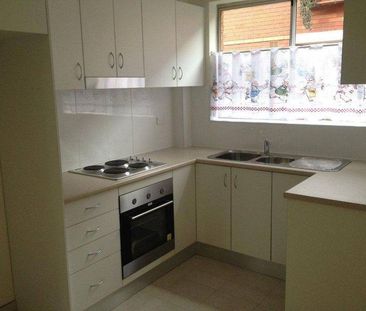Light Filled 2 bedroom Unit - Photo 1