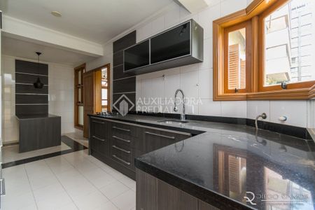 Apartamento com 3 quartos e 177m² para alugar em São João, Porto Alegre. - Foto 4