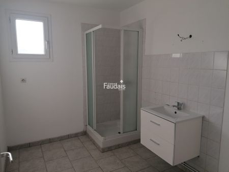 Location Maison 4 pièces 97m² RONCEY 50210 - Photo 2