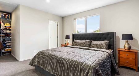 Spatiouse 4 bedroom with 2 bathroom and separate guest toilet - Photo 2