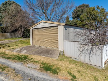 Charming Three Bedroom Home - Photo 3