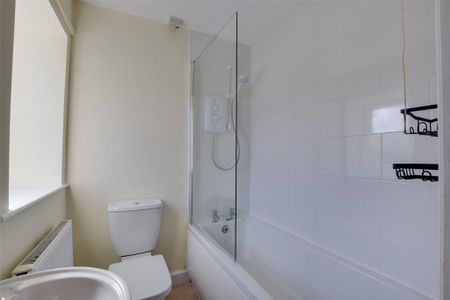 3 bedroom terraced house to rent - Photo 4