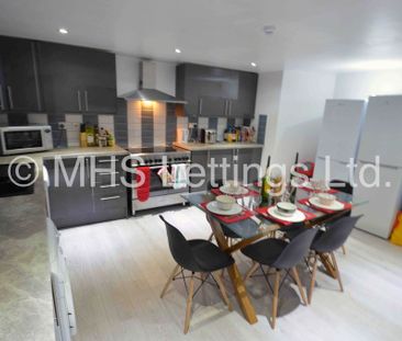 7 Bedroom Semi-Detached House for rent in Brudenell Road - Photo 5