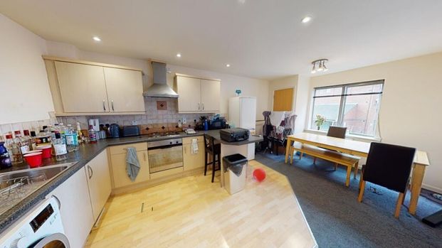 2 bedroom flat to rent - Photo 1