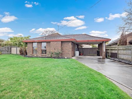 19 The Avenue Morwell VIC - Photo 2